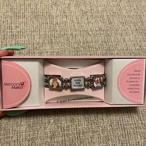 NWT Memory Maker Photo Bracelet Silver